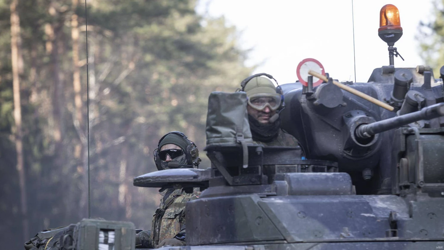 Į Pabradę vyksta karinė technika. Vyr. srž. sp. Ievos Budzeikaitės (LK) nuotr.