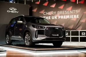 „Chery“ siekia išeiti į biržą ir plėsti savo pasaulinės prekybos tinklą, bet tam trukdo veikla Rusijoje. Gamintojo nuotr.
