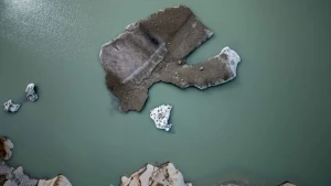 Ronos ledyno (Šveicarijos Alpės) atplaiša. 2025 m. rugsėjo 12 d. Fabrice'o Coffrini (AFP / „Scanpix“) nuotr. 