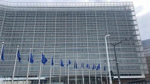 Europos Komisijos pagrindinė būstinė Briuselyje (Berlaymont pastatas). VŽ nuotr.