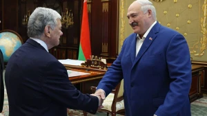 J. Coale'o ir Baltarusijos lyderio A. Lukašenkos susitikimas 2025 m. rugsėjį. Baltarusijos prezidentūros / AFP / „Scanpix“ nuotr. 