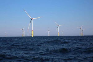 Jūros vėjo parkas netoli Vokietijos krantų. Asociatyvi („BildFunkMV“ / IMAGO / „Scanpix“) nuotr.