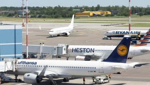 Tris tarptautinius oro uostus valdanti AB Lietuvos oro uostai šiemet tikisi rekordo, kurį lydės tolesnis augimas. Juditos Grigelytės (VŽ) nuotr.