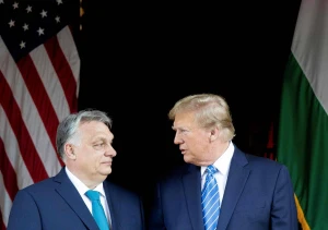 Vengrijos premjeras Viktoras Orbanas ir JAV prezidentas Donaldas Trumpas. Zoltano Fischerio (AFP / „Scanpix“) nuotr. 