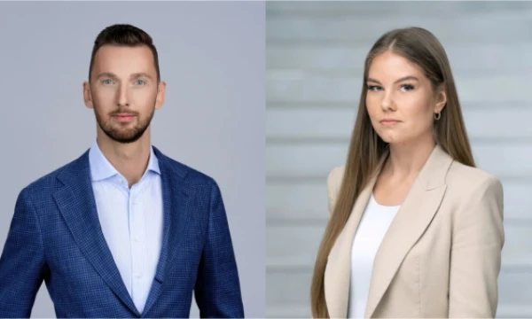 „Profitus“ ryšių su investuotojais vadovas Aurimu Satkūnu ir „Profitus“ marketingo vadovė Monika Lenčickaitė.