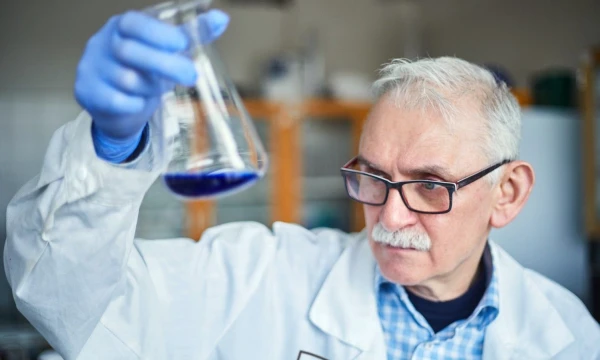 KTU Cheminės technologijos fakulteto (CTF) tyrėjas, docentas dr. Viktoras Račys.