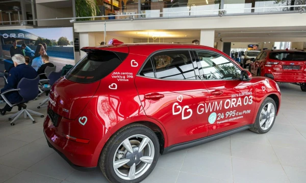Kinijoje gaminamas elektromobilis „GWM Ora 03“. Juditos Grigelytės (VŽ) nuotr.