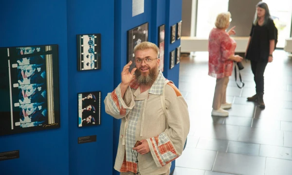 MO muziejaus parodoje „Mekas mirksi geriau“ Marijampolėje. Gintarės Užtupytės / MO muziejaus nuotr.
