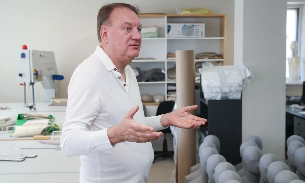 Remigijus Milašius, IDW savininkas ir vadovas: „Pretenduojame būti pirmieji pasaulyje, kurie manekenus gamins iš plastiko, skirto su maistu besiliečiančių indų gamybai.“@CA foto autorius:Vladimiro Ivanovo (VŽ) nuotr.