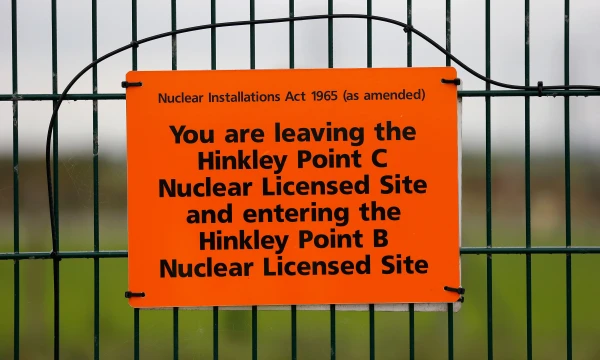 „Hinkley Point C“ atominės elektrinės statybų ateitis – miglota. Suzanne Plunkett („Reuters“ / „Scanpix“) nuotr.