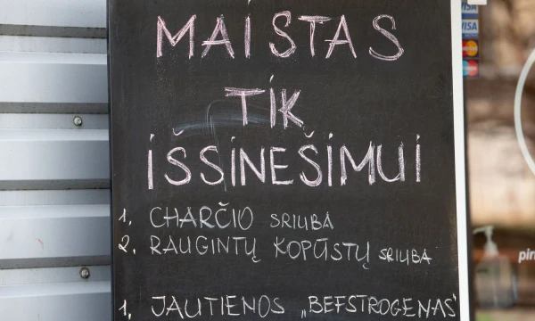 Pirma karantino diena Vilniuje. Kavinės. Maistas išsinešti. Vladimiro Ivanovo (VŽ) nuotr.