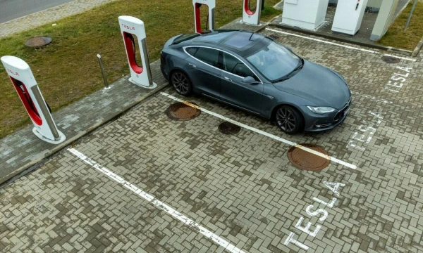 „Tesla“ investuotojai prieš pat rezultatus sulaukė neįkvepiančių žinių. Vladimiro Ivanovo (VŽ) nuotr.