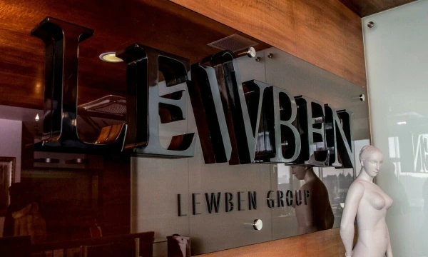 „Lewben Group“ iškaba. Juditos Grigelytės (VŽ) nuotr.