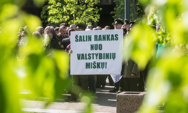 Į Valstybinių miškų urėdijos padalinių vadovų postus pretenduoja ir buvę urėdai, kurie aktyviai pasisakė prieš sistemos pertvarką. Juditos Grigelytės (VŽ) nuotr.