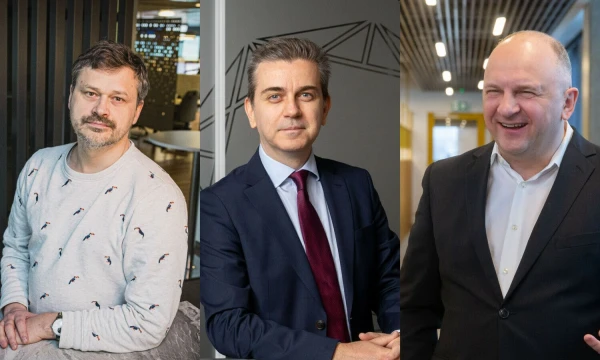 J. Banys (kairėje), „Ogilvy Vilniaus“ strateginio planavimo konsultantas, S. Demiray, „EMBank“ generalinis direktorius, R. Bagdonas, „Telia Lietuvos“ personalo vadovas. VŽ koliažas