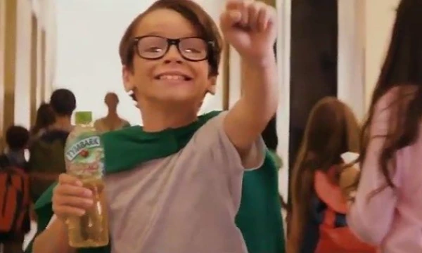 Kadras iš „Tymbark“ sulčių reklaminio klipo.