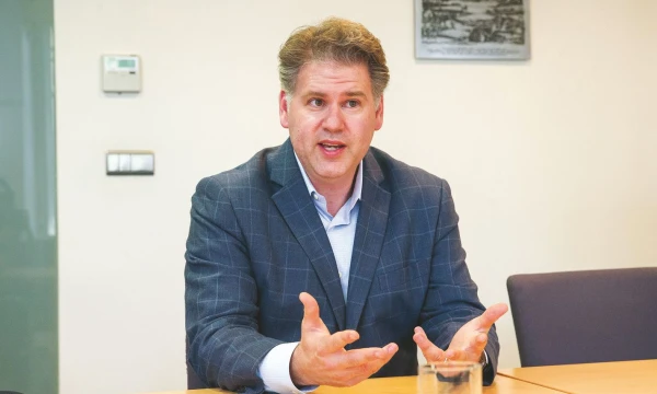 Didžiausia rizika yra nedaryti nieko, nes pritaikyti dirbtinį intelektą užtrunka. Organizacijos ir vyriausybės, kurios jau dabar mokosi ir eksperimentuoja, įgaus konkurencinį pranašumą.“ Juditos Grigelytės (VŽ) nuotr.