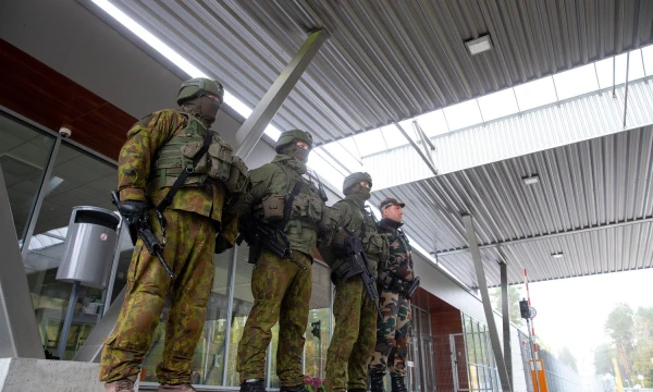 Lietuvos kariai Latežerio pasienio kontrolės punkte su Baltarusija. Juditos Grigelytės (VŽ) nuotr.