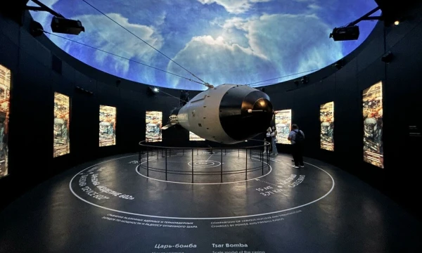 „Caro bomba“ – didžiulės sprogstamosios galios branduolinės bombos eksponatas muziejuje Maskvoje. Ulfo Mauderio (dpa / „Scanpix“) nuotr.
