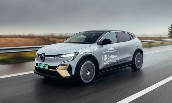 Bandymų metu „Megane E-Tech“ pasirodė kaip galintis ekonomiškai važiuoti magistralėmis. Vytauto Pilkausko nuotr.