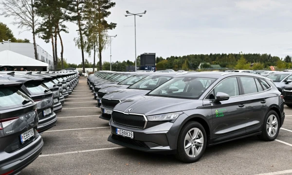 Naujus elektromobilius urėdija paskirstys po visus savo padalinius. Vytauto Pilkausko nuotr.