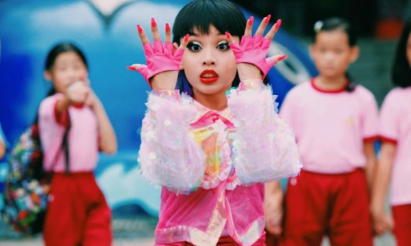 Kadras iš filmo „Dujų fėja“, rež. Erichas Rettstadtas.