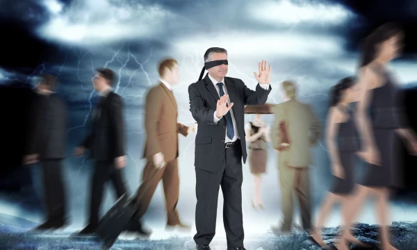 Organizacijai įklimpus į krizę, mažiausiai dėmesio skiriama darbuotojams. „Matton“ nuotr.