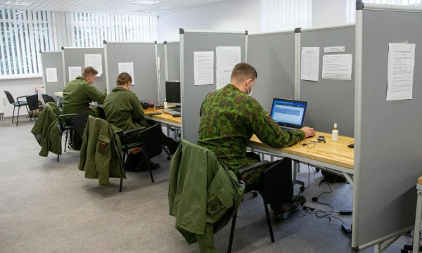 KASP kariai savanoriai padeda NVSC COVID-19 pandemijos metu. Juditos Grigelytės (VŽ) nuotr.