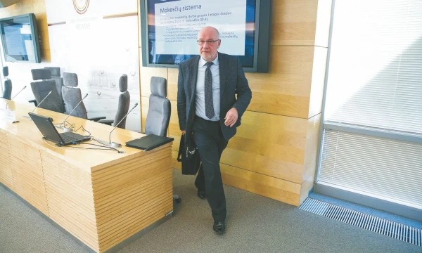 Romas Lazutka, socialinės apsaugos ir darbo ministro patarėjas: „Atsižvelgiant į tai, kad rinka nėra išplėtota, būtų prasminga galvoti apie „Sodros“ įpareigojimą mokėti anuitetus. Taip būtų sukurta masto ekonomija, mažesnės administravimo išlaidos ir pan.“ Vladimiro ivanovo (VŽ) nuotr.