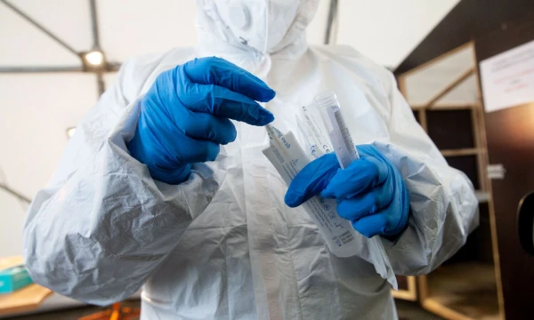 Mobilus koronaviruso patikros punktas Vilniuje. Juditos Grigelytės (VŽ) nuotr.