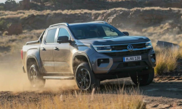 Antrosios kartos „Volkswagen Amarok“, sukurtas bendradarbiaujant su „Ford“. „Volkswagen“ nuotr.