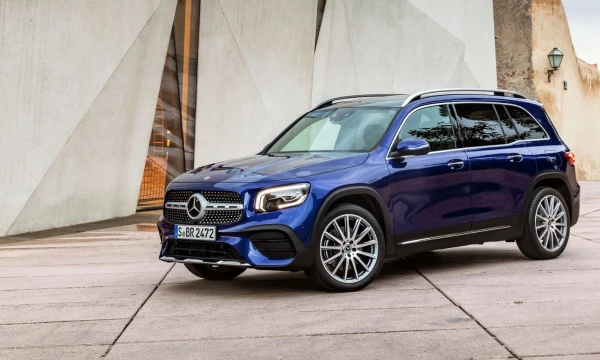 Praktiškasis GLB Europoje yra perpus mažiau populiaresnis už savo „mažesnįjį brolį“ GLA. „Daimler AG“ nuotr.