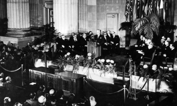 NATO įsteigta 1949 m. balandį Vašingtone pasirašyta Šiaurės Atlanto sutartimi. NATO archyvo nuotr.