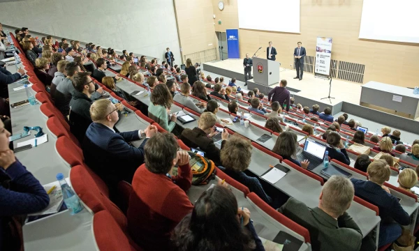 Anksčiau vyravęs stereotipinis supratimas, kad pardavimus gali vykdyti bet kuris darbuotojas ir tam nereikia specialių žinių, patirties ar mokymų, pamažu blėsta. Vladimiro Ivanovo (VŽ) nuotr.
