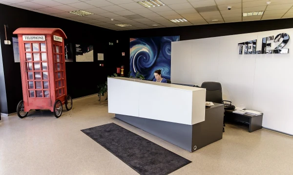 „Tele2“ sako norinti kurti ir teikti klientams naujas paslaugas, kurios veikiausiai bus susijusius su mokėjimiais internetu, bet daugiau detalių neatskleidžia. Vladimiro Ivanovo (VŽ) nuotr. „Tele2“ sako norinti kurti ir teikti klientams naujas paslaugas, kurios veikiausiai bus susijusius su mokėjimiais internetu, bet daugiau detalių neatskleidžia. Vladimiro Ivanovo (VŽ) nuotr.