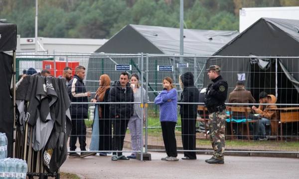 Migrantai Druskininkų pasienio užkardos stovykloje. Juditos Grigelytės (VŽ) nuotr.