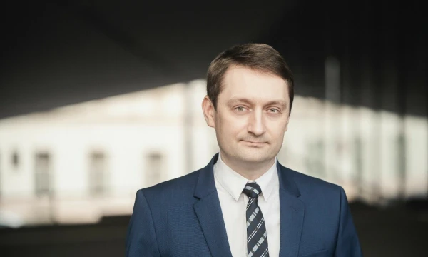 Elektroninių sistemų katedros vedėjas profesoriaus dr. Artūras Serackis