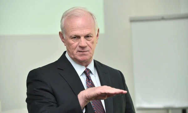 JAV Organizacinės lyderystės mokslų daktaras Ray‘us Smithas.
