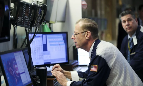 (180410) -- NEW YORK, April 10, 2018 (Xinhua) -- Traders work at the New York Stock Exchange in New York, the United States, on April 10, 2018. U.S. stocks closed higher on Tuesday. The Dow Jones Industrial Average gained 428.90 points, or 1.79 percent, to 24,408.00. The S&P 500 added 43.71 points, or 1.67 percent, to 2,656.87. The Nasdaq Composite Index was up 143.96 points, or 2.07 percent, to 7,094.30. (Xinhua/Wang Ying)  - Wang Ying -//CHINENOUVELLE_CnynysE000048_20180411_TPPFN0A001/Credit:CHINE NOUVELLE/SIPA/1804110900