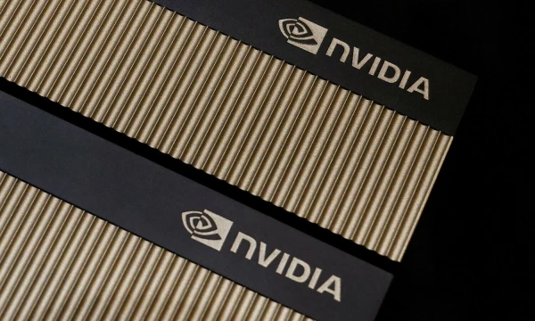 Sulig „Nvidia“ gerinami ir kitų su dirbtinio intelekto tema susijusių akcijų vertinimai. Ann Wang („Reuters“ / „Scanpix“)