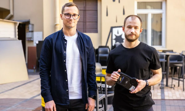 Juozas Piekuras (kairėje) ir Tautvydas Grinius, „Tipit“ įkūrėjai. Bendrovės nuotr.