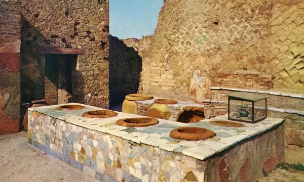 Herkulanumo greitojo maisto užeiga – termopolijumas, arba taberna. „Vikipedijos“ nuotr.