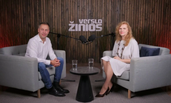 „Scandagra Group“ generalinis direktorius Julius Puodžiuvėlis ir moderatorė Vilija Ramanauskienė.