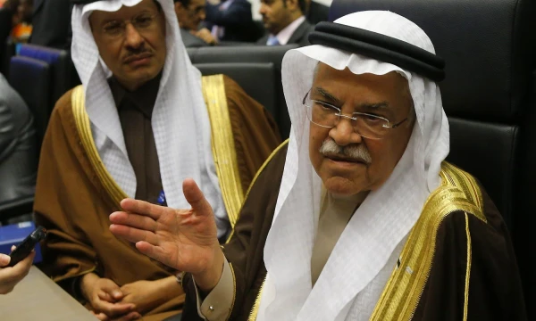 Saudi Arabian Oil Minister Ali al-Naimi talks to journalists during a meeting of OPEC oil ministers in Vienna, Austria, December 4, 2015.  REUTERS/Heinz-Peter Bader 