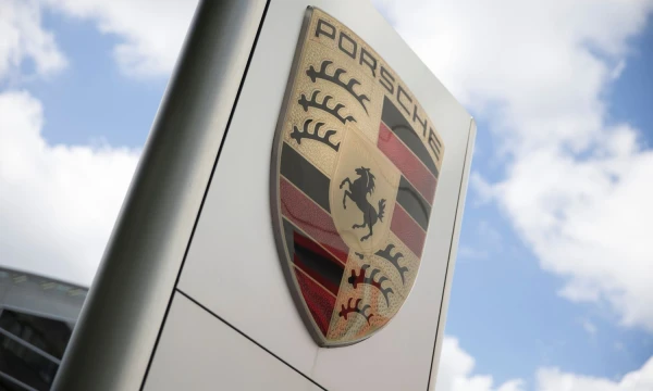 „Porsche“ – viena iš Vokietijos gamyklų, kurių darbuotojai vasarą ilsisi vienu metu. Axelio Schmidto („Reuters“ / „Scanpix“) nuotr.