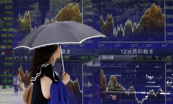 Indeksai realybę pradeda nebe atspindėti, o formuoti. Yuriko Nakao „REUTERS“ nuotr.