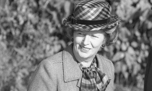 Baronienė Margaret Thatcher yra pasakiusi: „Jei turi žmonėms paaiškinti, kas esi – tas nesi.“ Briano Smitho (Reuters/Scanpix) nuotr.