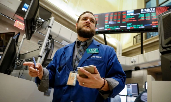 A trader works on the floor of the NYSE American Options market at the New York Stock Exchange, (NYSE) in New York, U.S., April 16, 2018. REUTERS/Brendan McDermid