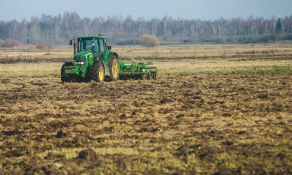 Deklaruojantieji žemę turės įrodyti, kad turi žemės ūkio technikos.
Juditos Grigelytės (VŽ) nuotr.