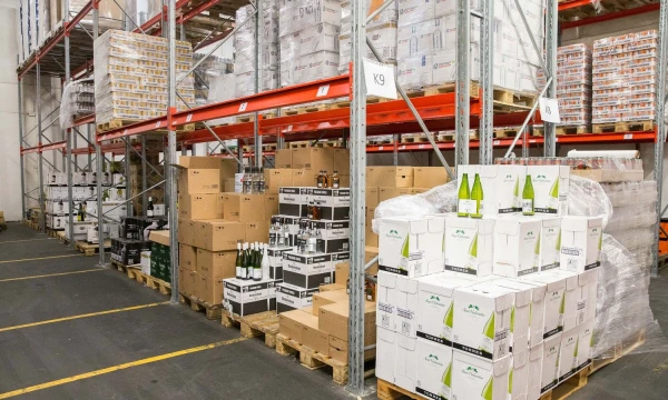 UAB „Bennet Distributors“ sandėliai Vilniuje. Juditos Grigelytės (VŽ) nuotr.
